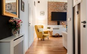 Apartment By Cathedral
